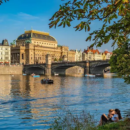B2 Dvouluzkovy Centrum Prahy * Prague