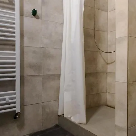 B2 Dvouluzkovy Centrum Prahy Homestay